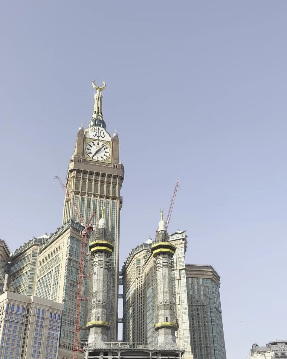 Kaabah & Menara Jam · Makkah
